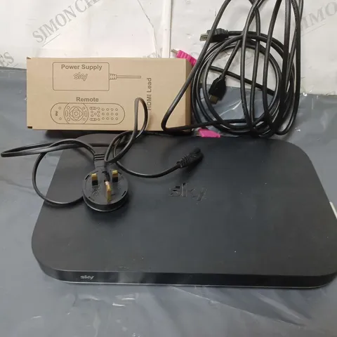 SKY Q BOX - ES140