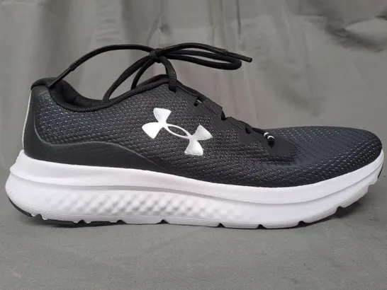 PAIR OF UNDER ARMOUR CHARGED IMPULSE SHOES IN BLACK UK SIZE 8.5