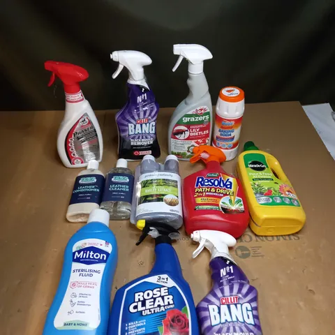 LOT OF ASSORTED HOUSEHOLD ITEMS TO INCLUDE CILIT BANG, LEATHER CLEANER AND BAKING SODA 