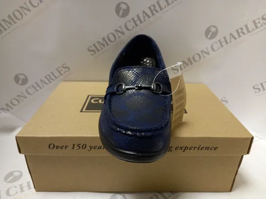 BOXED PAIR OF CUSHION WALK SLIP ON SHOES, NAVY - SIZE 5 