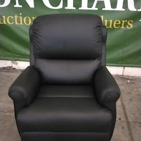 QUALITY BRITISH DESIGNED & MANUFACTURED G PLAN NEWMARKET LARGE DUAL ELEVATE CAMBRIDGE BLACK LEATHER ARMCHAIR