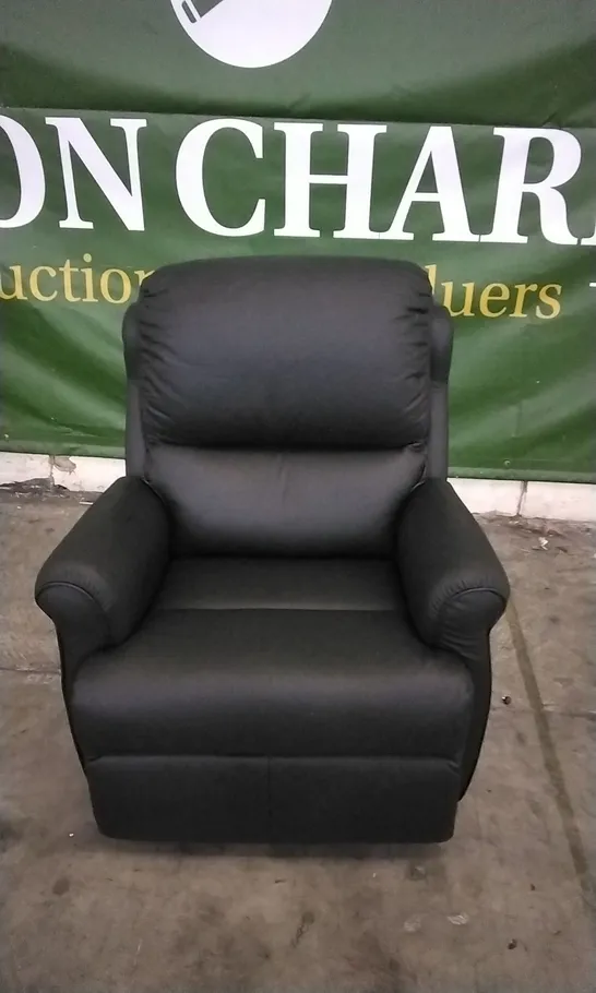 QUALITY BRITISH DESIGNED & MANUFACTURED G PLAN NEWMARKET LARGE DUAL ELEVATE CAMBRIDGE BLACK LEATHER ARMCHAIR