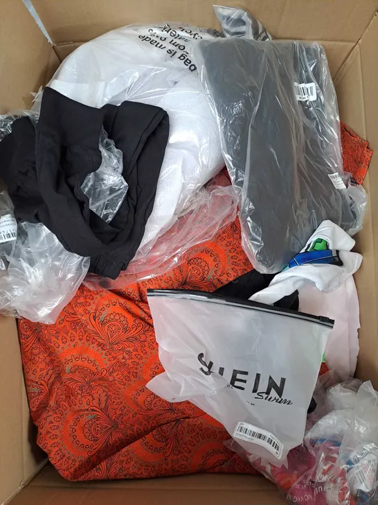 BOX OF APPROXIMATELY 25 ASSORTED CLOTHING ITEMS TO INCLUDE - DRESSES, JOGGERS, SWIMWEAR ETC