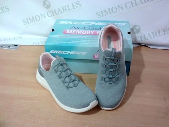 BOXED PAIR OF SKECHERS - SIZE 6