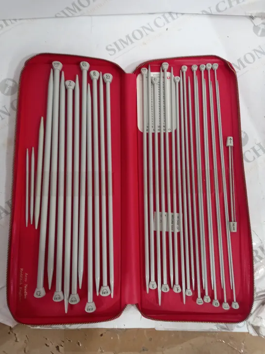 AERO NEEDLE SET APROX 20 NEEDLES 