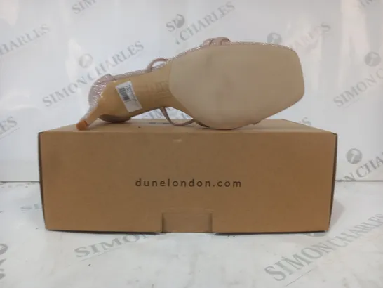 BOXED DUNE LONDON METALLIC-FABRIC BARELY THERE SANDALS SIZE 7