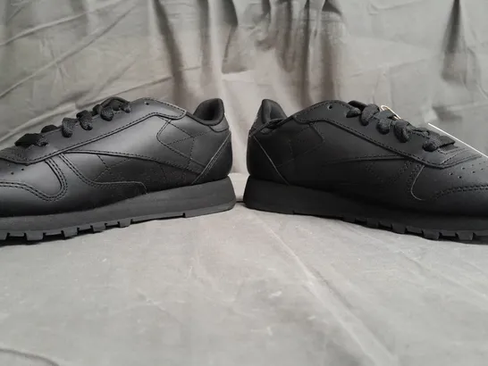 BOXED PAIR OF REEBOK BLACK TRAINERS SIZE UK 5