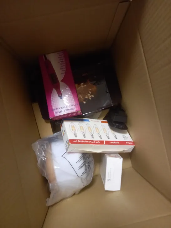 BOX OF APPROXIMATELY 5 ASSORTED ITEMS TO INCLUDE LED LIGHTS, THERMOMETER, DETAIL CARVER