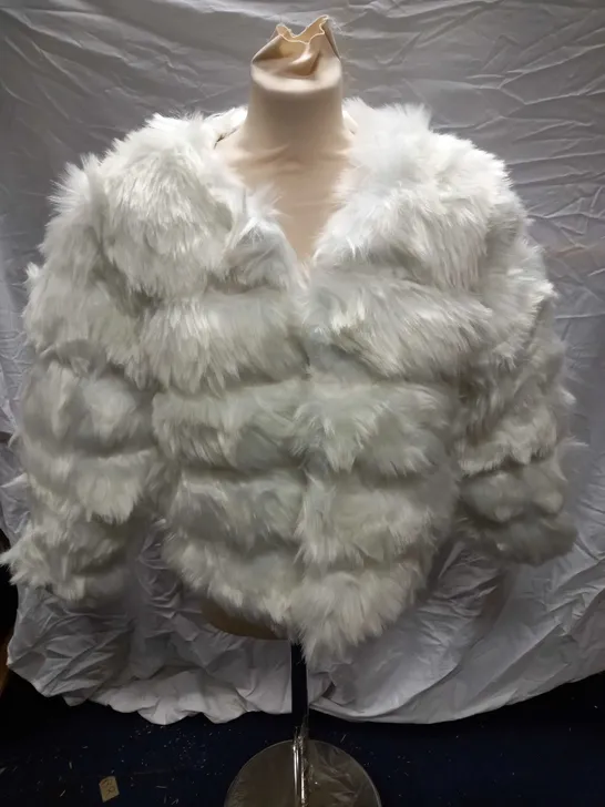 FASHION WHITE FAUX FUR DETAIL JACKET - SIZE 4XL