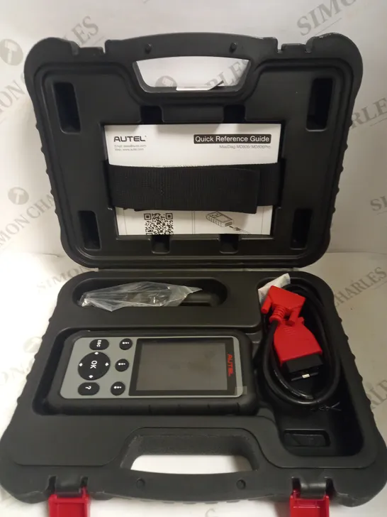 AUTEL PROFESSIONAL SCAN TOOL WITH CASE