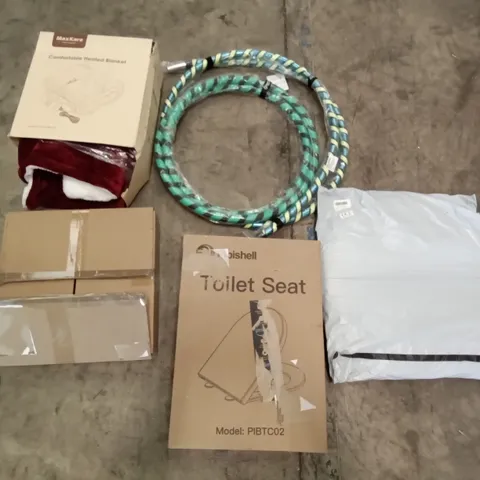 PALLET OF ASSORTED ITEMS INCLUDING PIPISHELL TOILET SEAT, MAXKARE COMFORTABLE HEATED BLANKET, HOLA HOOPS, CHRISTMAS DECORATIONS, ROLLING STOOL, PORTABLE DRESSING ROOM