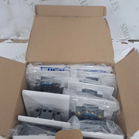BOXED SET OF 10 DETA S1360 SLIMLINE WHITE MOULDED UNSWITCHED CONNECTION UNIT 13A