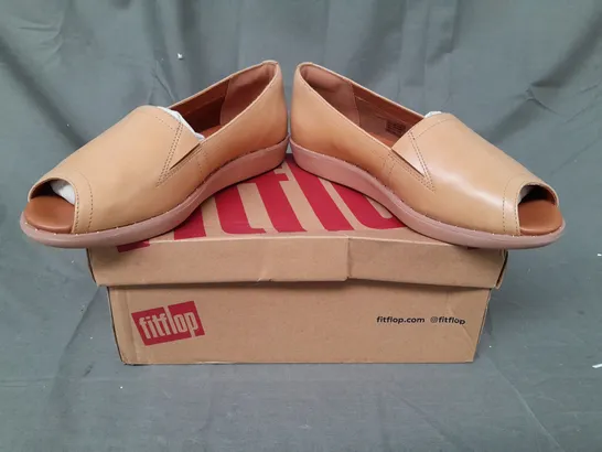 BOXED PAIR OF FITFLOP PEEP TOE LOAFERS IN BLUSH UK SIZE 5.5