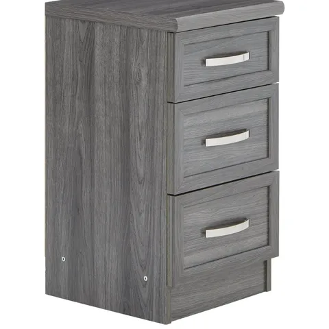 BOXED CAMBERLEY 3-DRAWER GRADUATED BEDSIDE CHEST IN DARK OAK