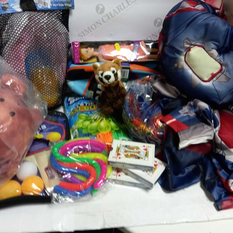BAG OF ASSORTED TOYS/GAMES APPROX. 15pc