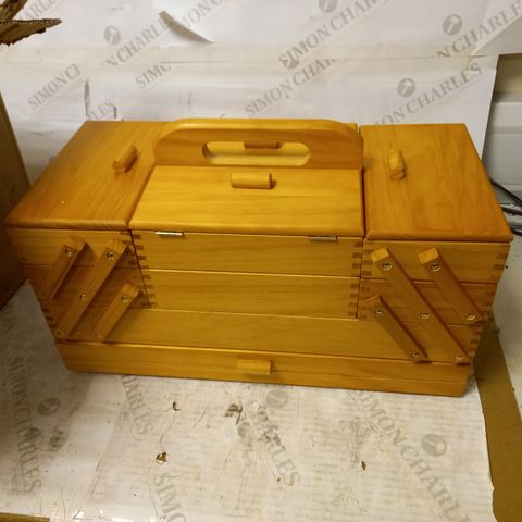HOBBYGIFT WOOD CANTILEVER SEWING BOX