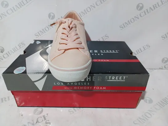 BOXED PAIR OF SKECHERS STREET SHOES IN PINK SIZE 7