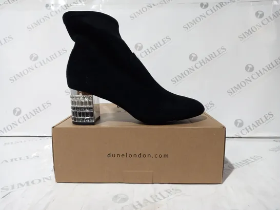 BOXED DUNE LONDON BLACK MICRO FIBRE JEWEL HEEL SHOES - SIZE 6