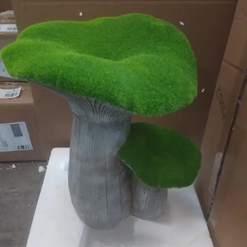 BOXED ORIENTAL MUSHROOM STATUE