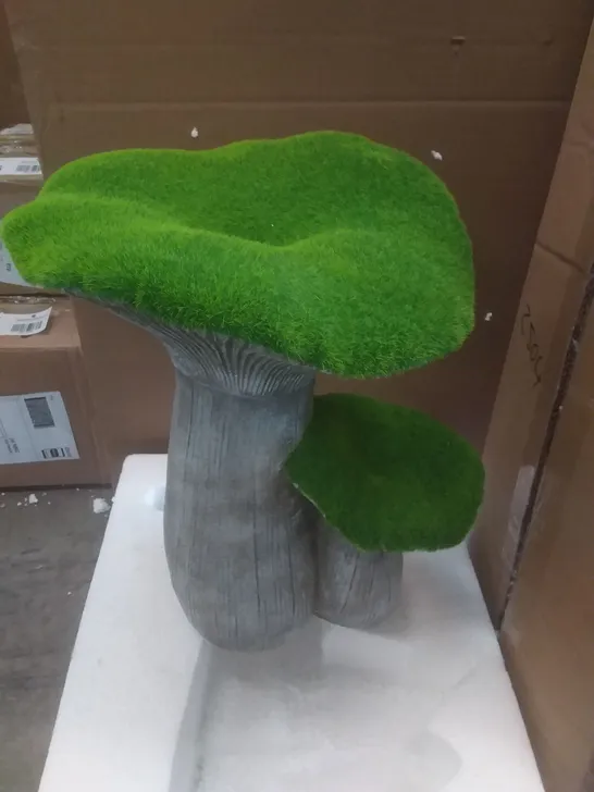 BOXED ORIENTAL MUSHROOM STATUE