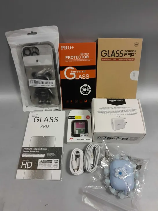 APPROXIMATELY 20 ASSORTED SMARTPHONE/TABLET ACCESSORIES TO INCLUDE PROTECTIVE CASES, CHARGING CABLES, SCREEN PROTECTORS ETC 