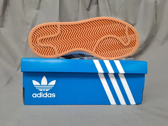 BOXED PAIR OF ADIDAS 00S J SHOES IN GREY UK SIZE 4.5