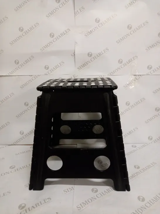 15IN FOLDING STEP STOOL IN BLACK