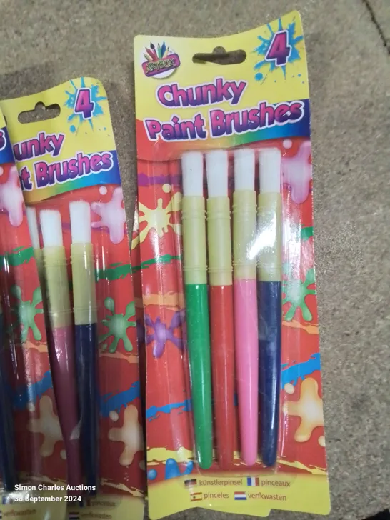 BOX CONTAINING 10 PACKS OF CHUNKY PAINT BRUSHES