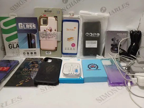 LOT OF APPROX 20 ASSORTED MOBILE PHONE ACCESSORIES TO INCLUDE CASES, SCREEN PROTECTORS, EARPHONES, ETC 