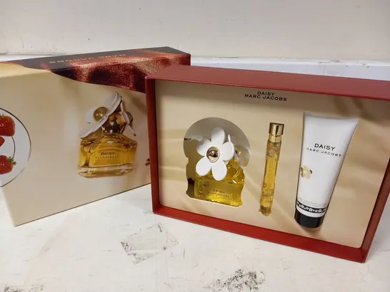 BOXED MARC JACOBS DAISY EAU DE TOILETTE GIFT SET