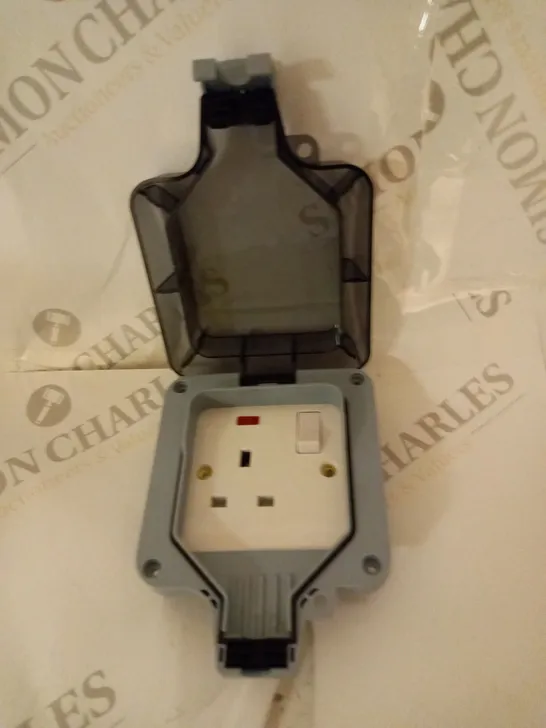 MAINS SOCKET WITH WATERPROOF ENCLOSURE, FOR OUTDOOR USE