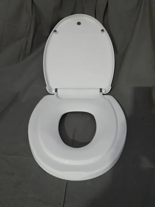 TOILET SEAT WHITE 