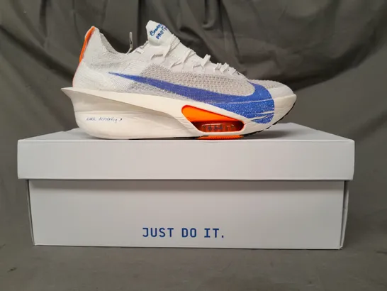 BOXED PAIR OF NIKE AIR ZOOM ALPHAFLY KNIT SHOES IN WHITE/BLUE/ORANGE UK SIZE 7.5