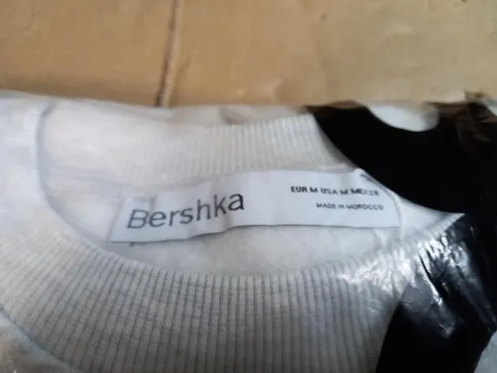 BERSHKA HUDSON VALLEY NEW YORK SLOGAN JUMPER - SIZE M