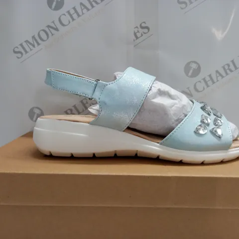 BOXED PAIR OF CUSHION WALK JEWELLED SANDALS IN SILVER - SIZE 6