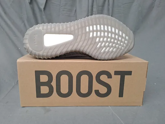 BOXED PAIR OF ADIDAS YEEZY BOOST 350 V2 SHOES IN GREY/ORANGE UK SIZE 13.5