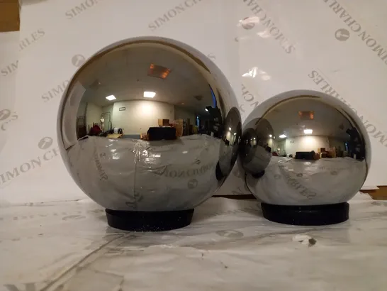 K BY KELLY HOPPEN SET OF 2 INDOOR OUTDOOR PRELIT GLASS DECOR - REFLECTIVE ORBS