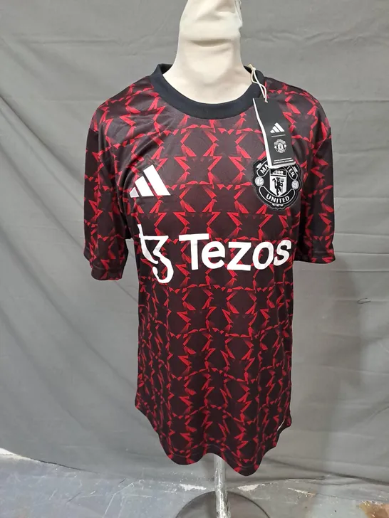 ADIDAS MUFC FOOTBALL JERSEY IN BLACK/RED SIZE M