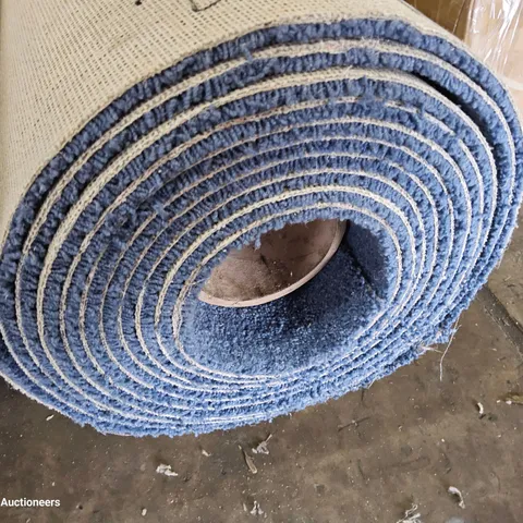 ROLL OF QUALITY COUNTY MEAD TWIST DENIM BLUE CARPET APPROXIMATELY 5M× 7.25M