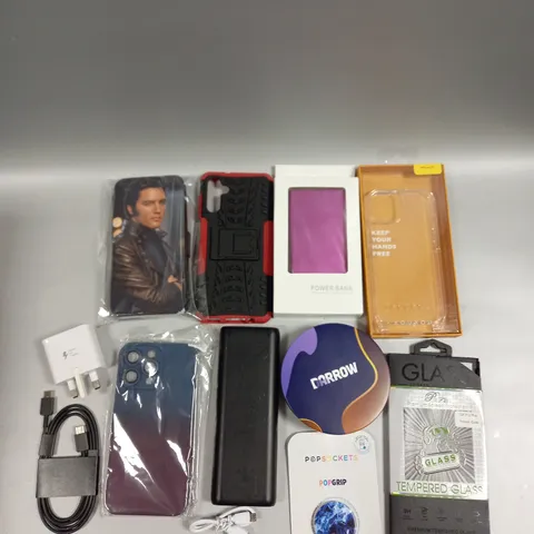 APPROXIMATELY 30 ASSORTED SMARTPHONE/TABLET ACCESSORIES TO INCLUDE PROTECTIVE CASES, CHARGING CABLES, POWER BANKS ETC 