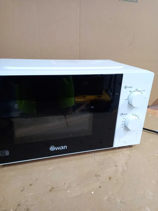 SWAN 700W MANUAL MICROWAVE RRP £108