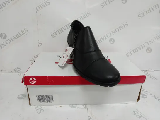 BOXED PAIR OF RIEKER ANTISTRESS BOOT BLACK SIZE 6.5