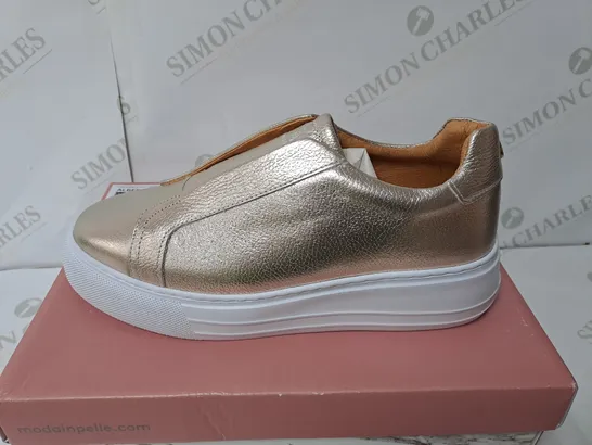 MODA IN PELLE ALBER GOLD LEATHER SIZE 5