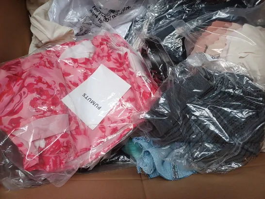 BOX OF APPROXIMATELY 20 ASSORTED CLOTHING ITEMS TO INCLUDE - T-SHIRT , PONCHO , CARDIGAN ETC