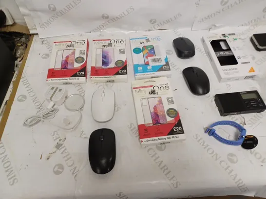 LOT OF APPROXIMATELY 10 HOUSEHOLD GOODS TO INCLUDE MINUTEONE SAMSUNG GALAXY S20 FE 5G PROTECTOR KIT, LOGITECH MOUSE, AND HANDS FREE CAR KIT ETC.