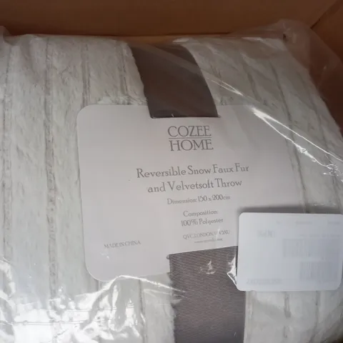 BOXED COZEE HOME REVERSIBLE FAUX FUR AND VELVET SOFT THROW