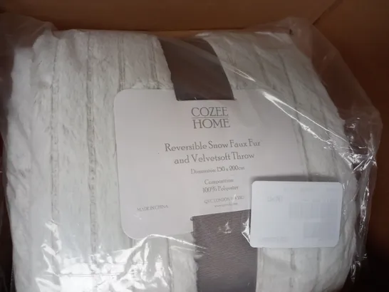 BOXED COZEE HOME REVERSIBLE FAUX FUR AND VELVET SOFT THROW