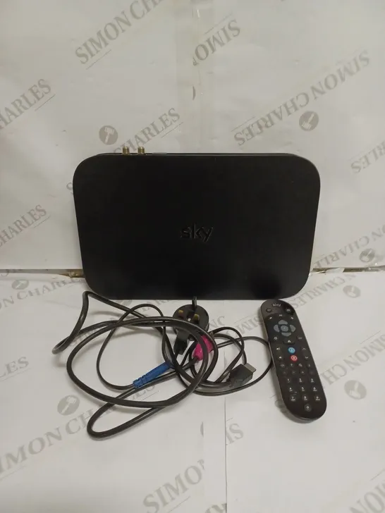 SKY DIGITAL BOX WITH CABLES & REMOTE 