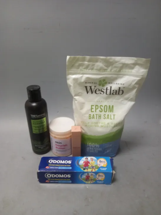 APPROXIMATELY 20 ASSORTED COSMETIC PRODUCTS TO INCLUDE - WESTLAB EPSOM BATH SALT - TRESEMME SHAMPOO - SKIN NOURISH BUTTER - ETC 