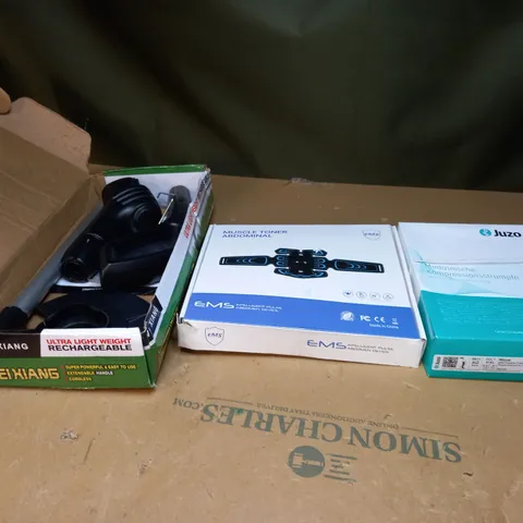 BOX OF APPROXIMATELY 20 ASSORTED ITEMS TO INCLUDE MEDICAL COMPRESSION STOCKINGS, EMS ABDOMINAL MUSCLE TONER, WEI XIANG LIGHTWEIGHT RECHARGEABLE TRIMMER, ETC